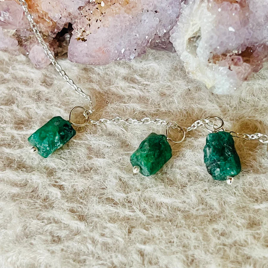 pandantiv smarald brut din argint